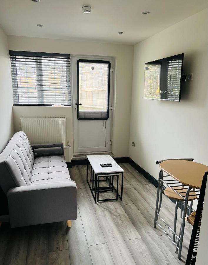 Green Lantern, Private En-Suite Double Bedroom Aveley Экстерьер фото